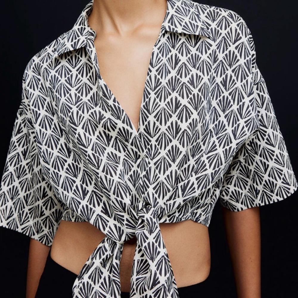 H&M Woven Tie-Front Printed Crop Top - Black & Off White